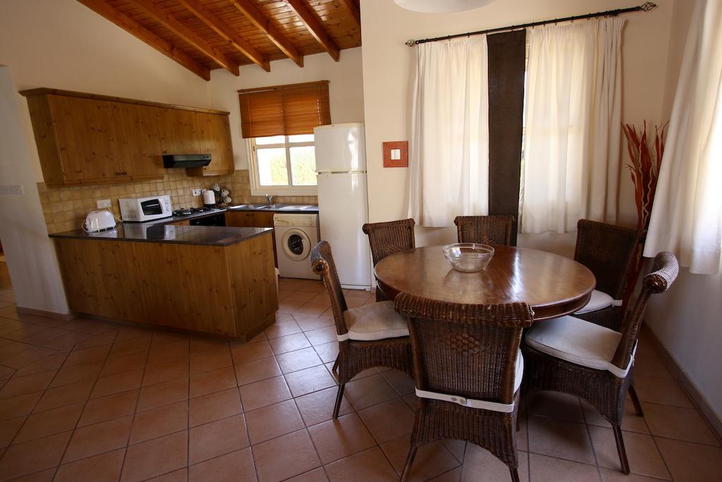 Amoroza Villa Pissouri Habitación foto